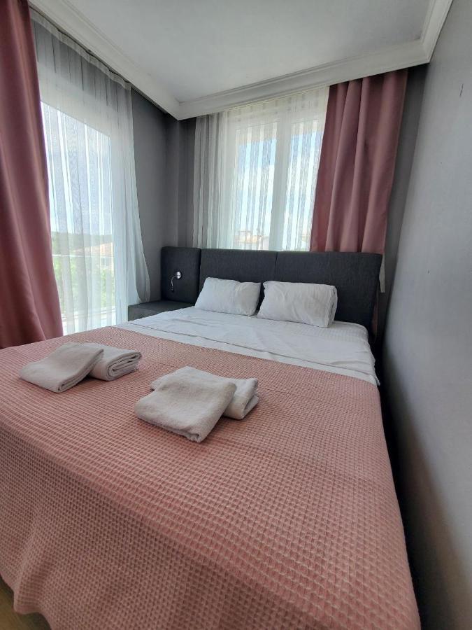 5 Mins To Airport Private Bed & Breakfast Istanboel